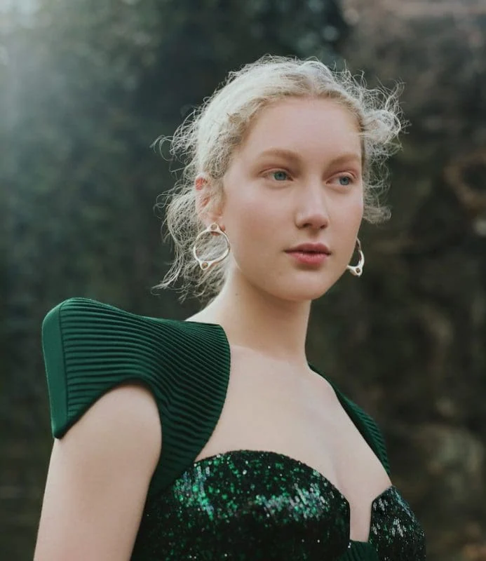 Stylish, high-quality image emphasizing fashion and sophistication, ideal for fashion SEO.