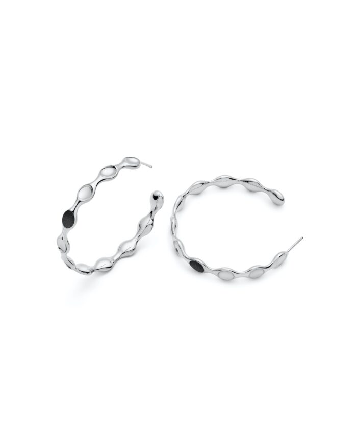Elegant silver hoop earrings with a unique wave pattern, perfect for stylish accessories.