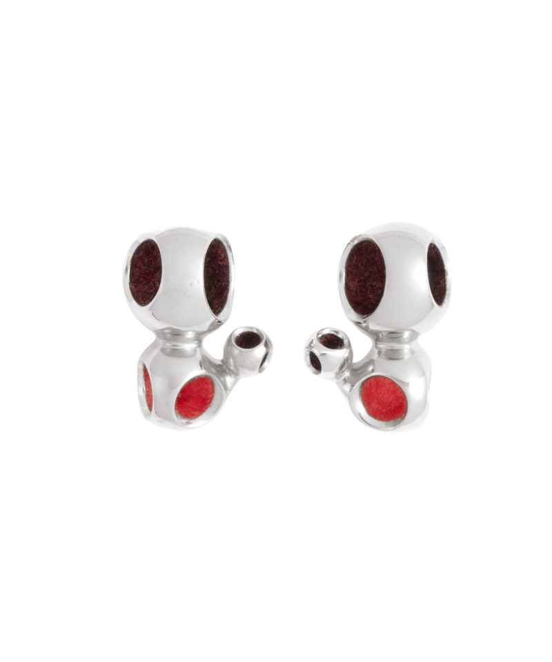 Aretes de botón Caurel Triad en plata de ley 925 con baño de platino y acentos Blazing Burgundy y Dote Red