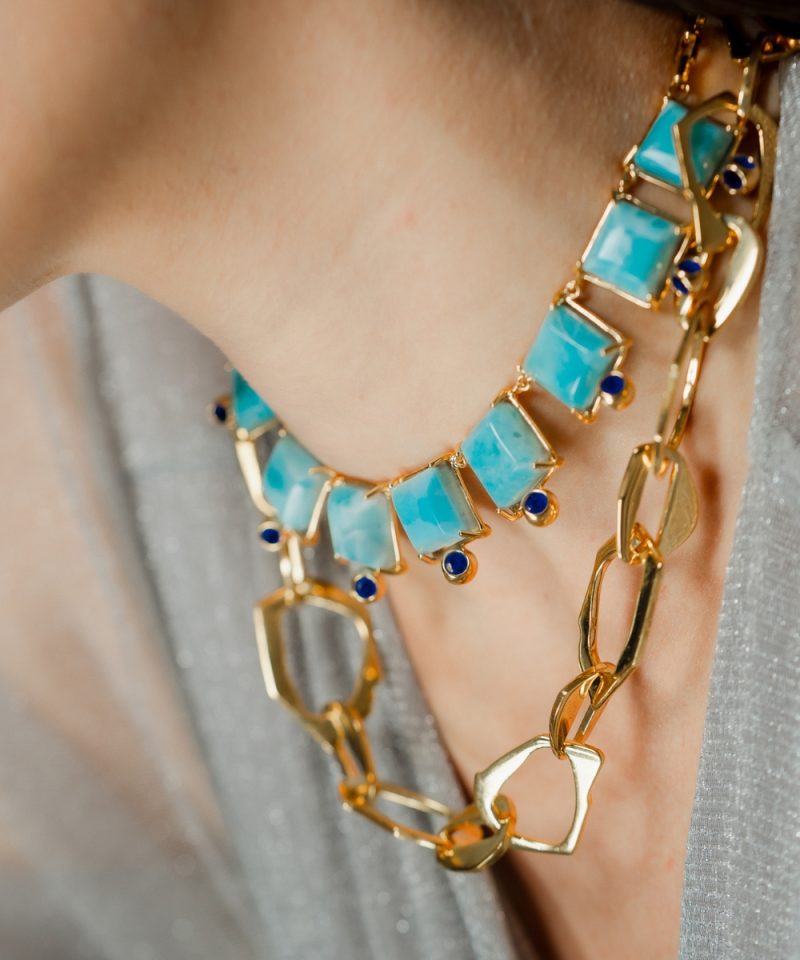 Duet Larimar Choker in 925 sterling silver with 18k gold plating and Electric Blue accents, worn by model