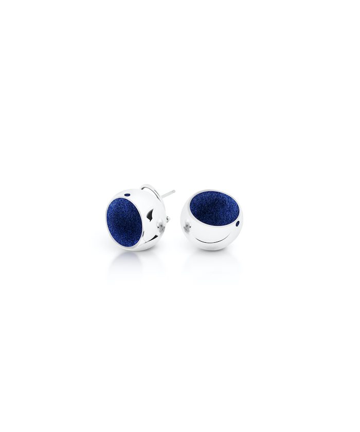 Stylish sphere earrings with deep blue velvet accents, perfect for a modern look.