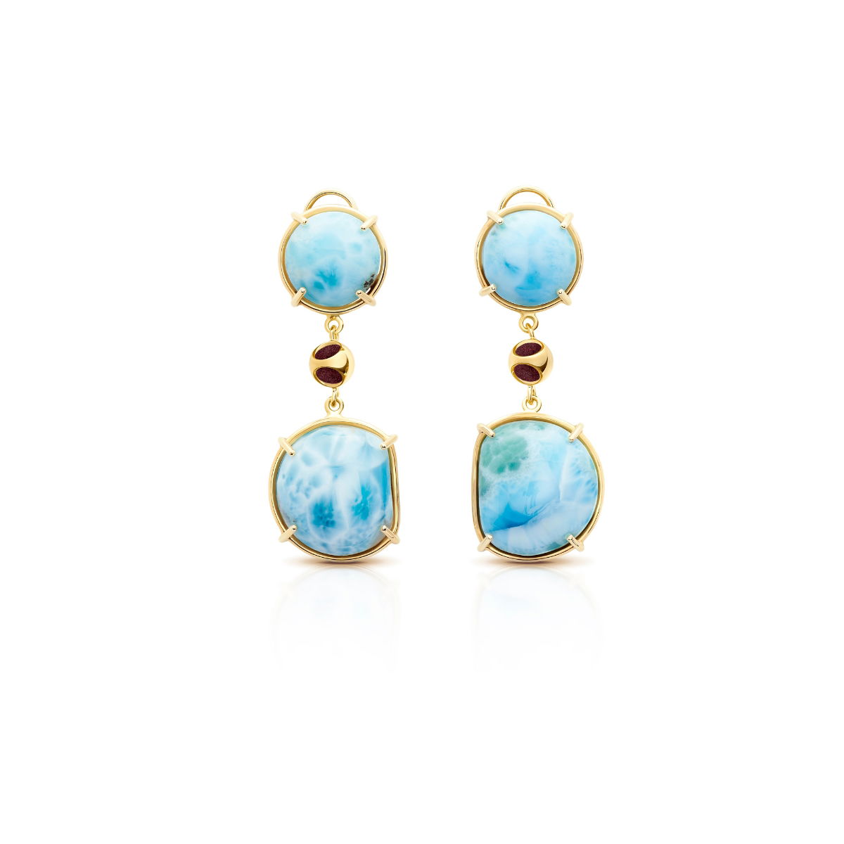 Cauni Larimar Earrings Elegant Larimar earrings with gold accents and deep red details, perfect for a sophisticated look.