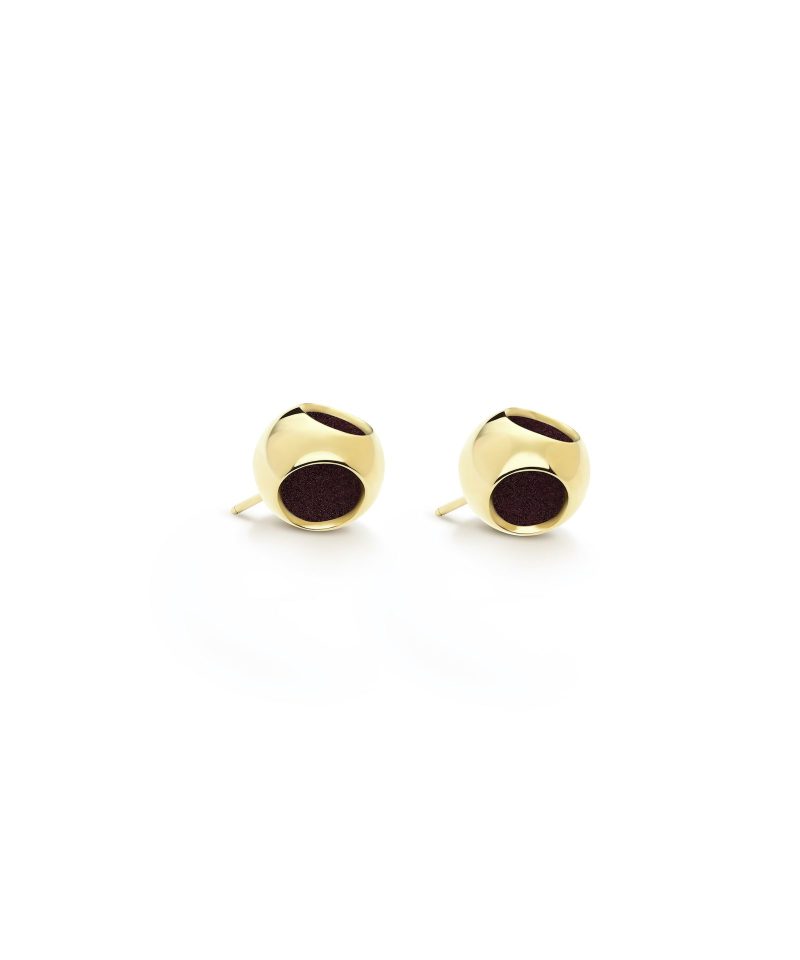 Petite Stud Earring in 925 sterling silver with 18k gold plating and burgundy microfiber