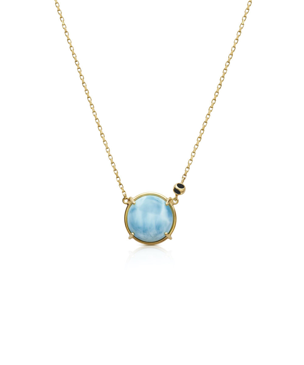 Stunning larimar teardrop pendant with 925 sterling silver and 18k gold plating, perfect for elegant jewelry collections.