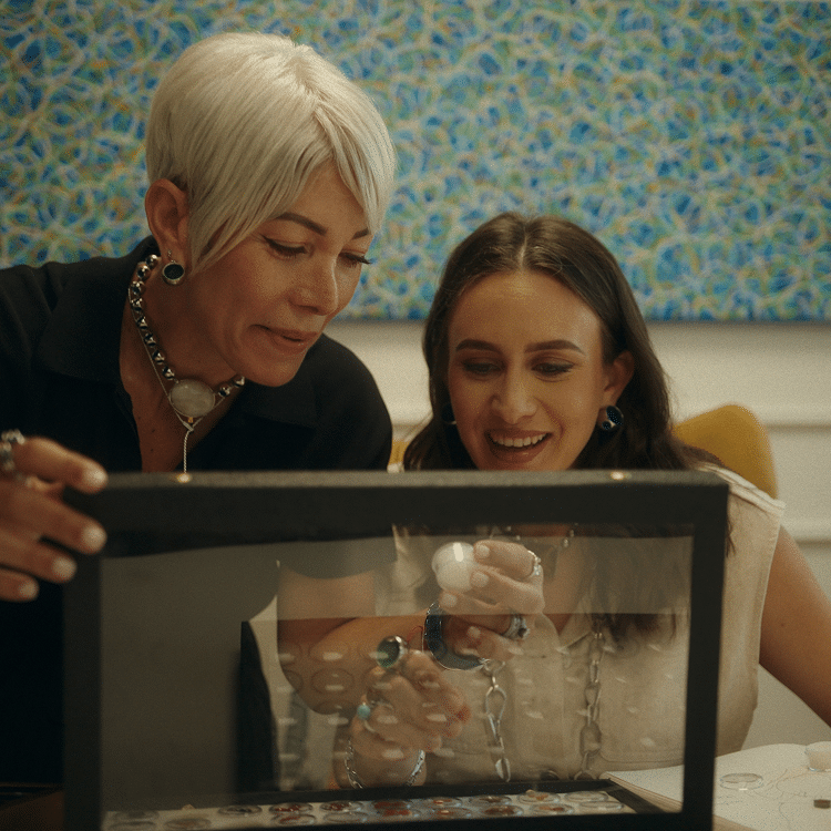 A private consultation with M&oacute;nica Varela