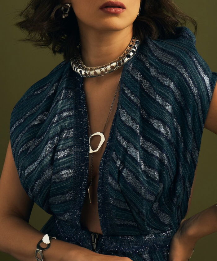 Stylish silver heritage choker necklace featuring a sleek, modern design for sophisticated looks.