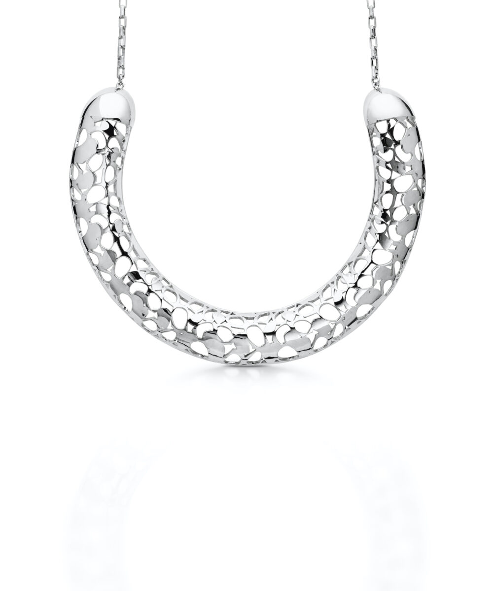 Stylish silver heritage choker with intricate cut-out design, perfect for fashion-forward accessories.