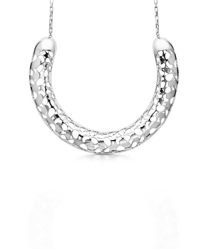 Stylish silver heritage choker with intricate cut-out design, perfect for fashion-forward accessories.