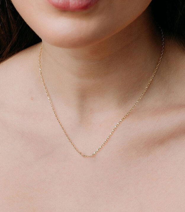 Elegant 16" gold hure chain for women, perfect for everyday wear and layering.