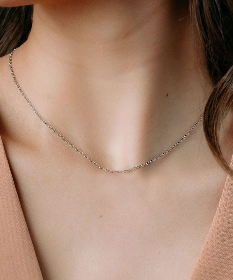 Hure Chain 16 inch in platinum plating, worn by model